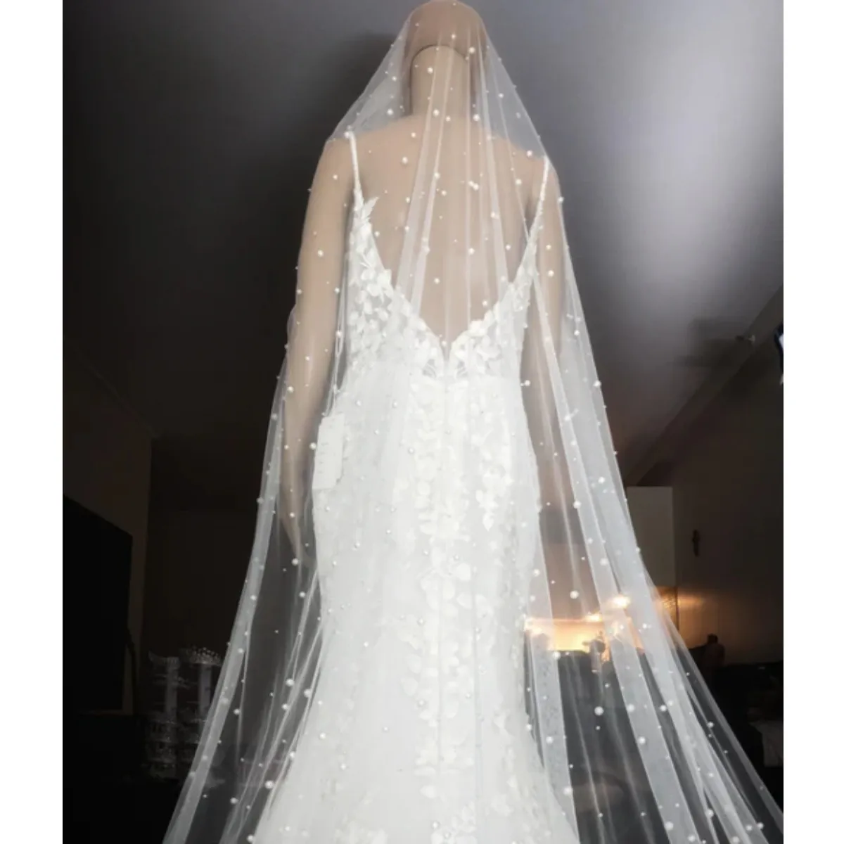

Simple Wedding Veil With Comb Beaded Pearls One Layers Soft Net Sheer Bridal Veils White Ivory Champagne
