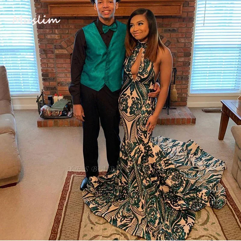 

Sparkly Green Sequin Black Girls Prom Dresses 2022 Open Front Mermaid Plus Size Evening Dress Halter Sleeveless Aso Ebi Formal