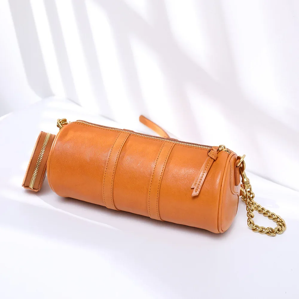 Женская сумка из воловьей кожи с цепочкой