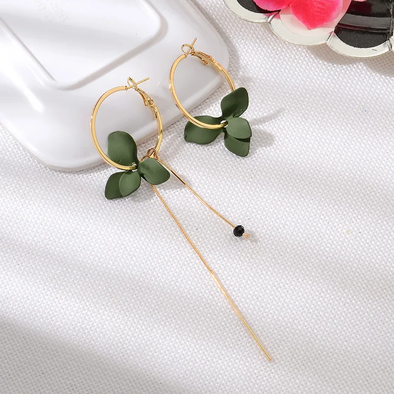 

Cute Asymmetrical Three Flowers Dangle Earrings For Women Boho Fresh and Sweet Statement Long Tassel Ear Hood Fashion Jewelry