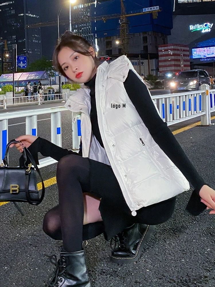 European M House 2022 Winter New Fashion Down Vest Women with Luxury Jacket Couples with Thick Vest Vest Wear Tide