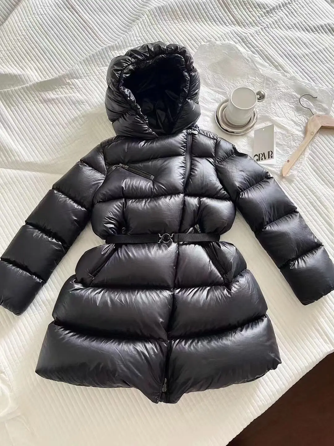 

2023 Winter Black Waist Down Jacket