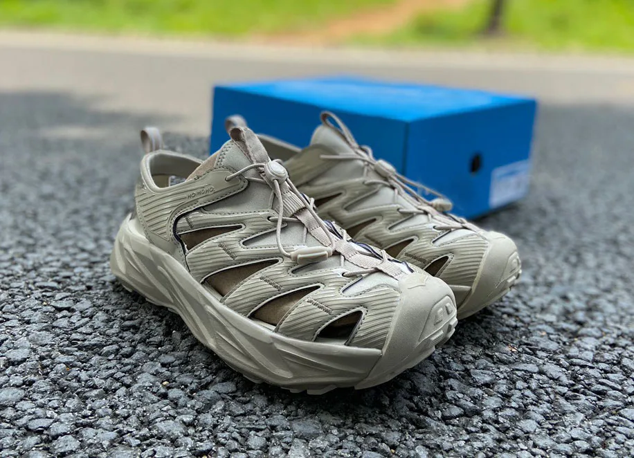 Men`s soft shockproof thick sole anti-slip hiking sandals mens outdoor breathable height increasing beach trekking sandals