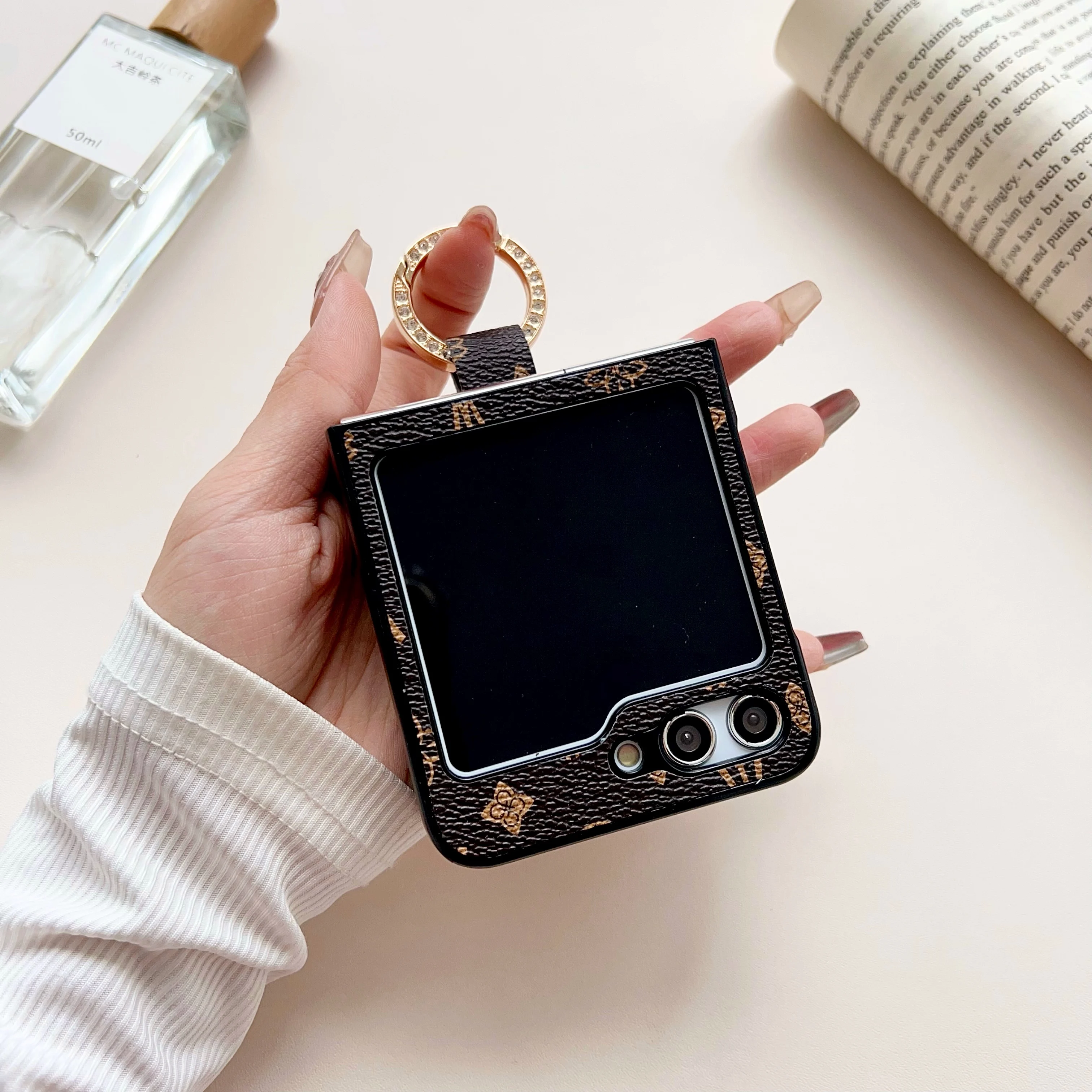 Кожаная одежда с металлическим узором для Samsung Galaxyz Z Flip6 Flip5 Flip4 чехол телефона