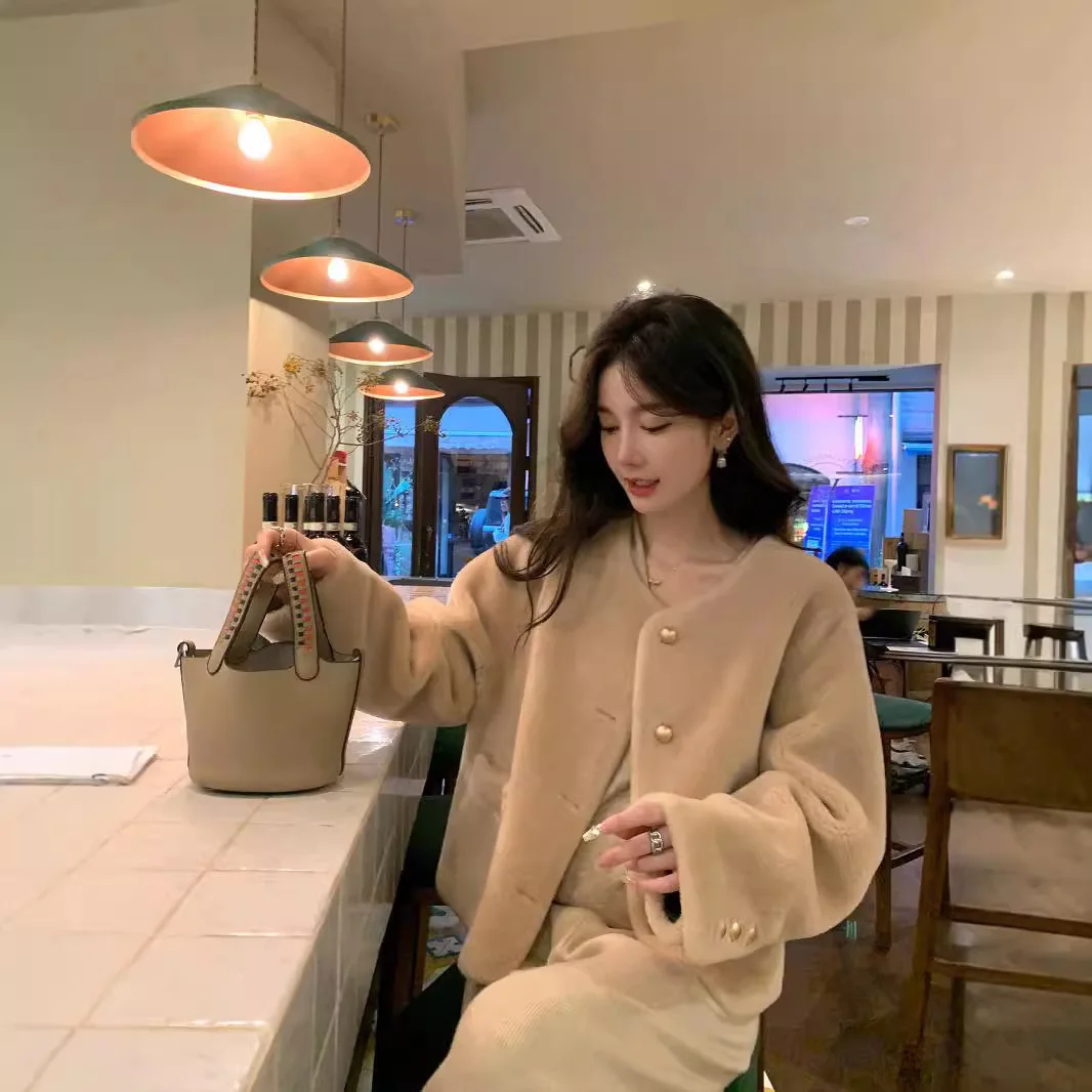 Осень/зима 2023 новое женское короткое пальто из овечьей шерсти зернистого меха