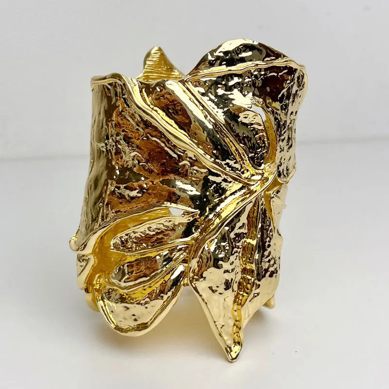 Женский браслет с поднятыми листьями ZA широкий из металлического сплава в стиле