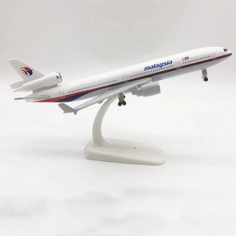 

NEW 20cm Alloy Metal Air Malaysia Airlines MD MD-11 Airways Diecast Airplane Model Plane Model Aircraft Wheels Landing Gears