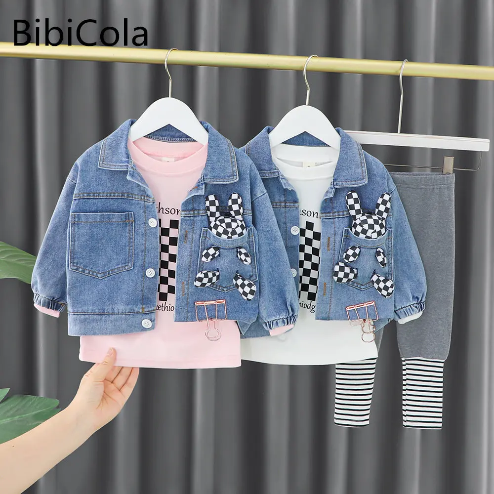 

2022 г. Весенне-осенний детский комплект одежды из 3 предметов для девочек, джинсовая куртка с рисунком медведя хлопковые Толстовки повседнев...