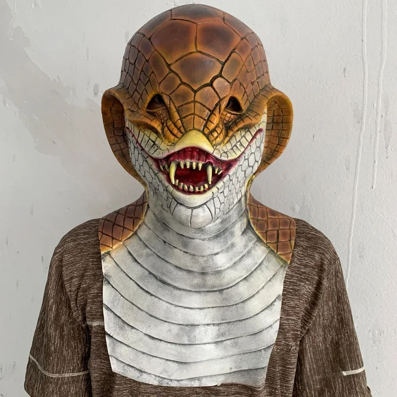 Латексная маска-змея со знаками зодиака