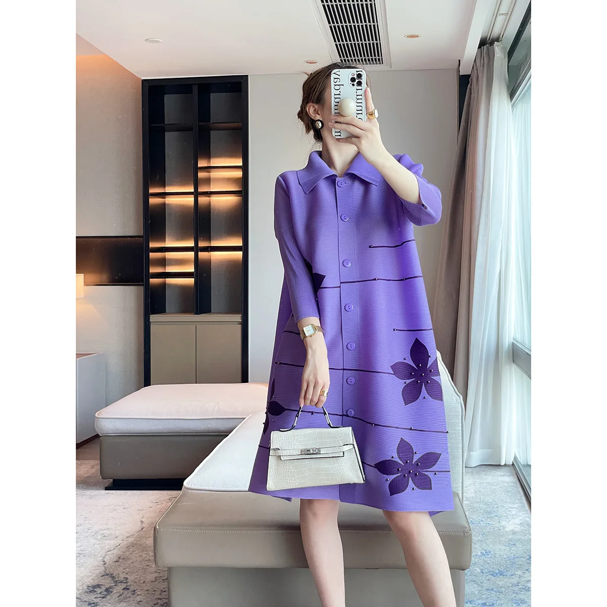 

Miyake/плиссированное платье для женщин; Новинка 2023 года; Сезон осень; С отворотом; С 4/3 рукавами; На пуговицах; Бусины с принтом; Свободные; Большие размеры; Элегантные платья