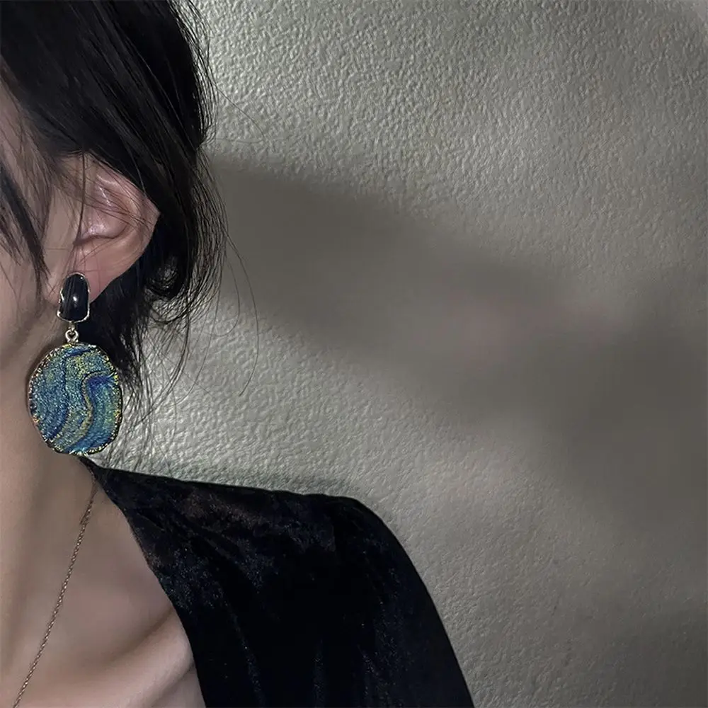 

2022 New S925 Sterling Silve Needle Blue Pleated Irregular Love Earrings Exaggerated Retro Earrings In Europe And America
