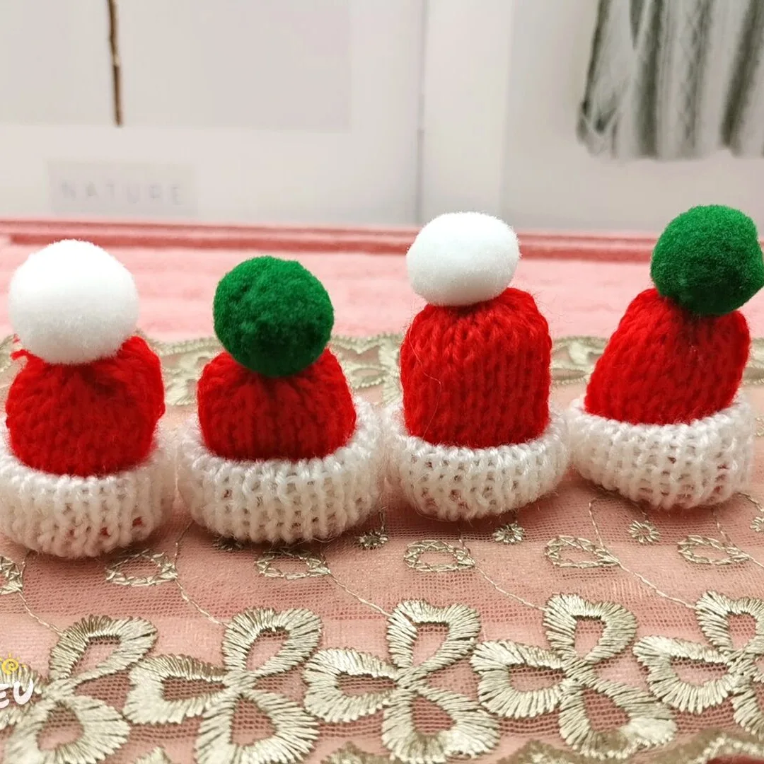 5pcs/Lot Doll Hat Mini Knitting Hats Christmas Scarf Material For Crafts DIY Toys Ornament Cute Doll Clothes Accessory