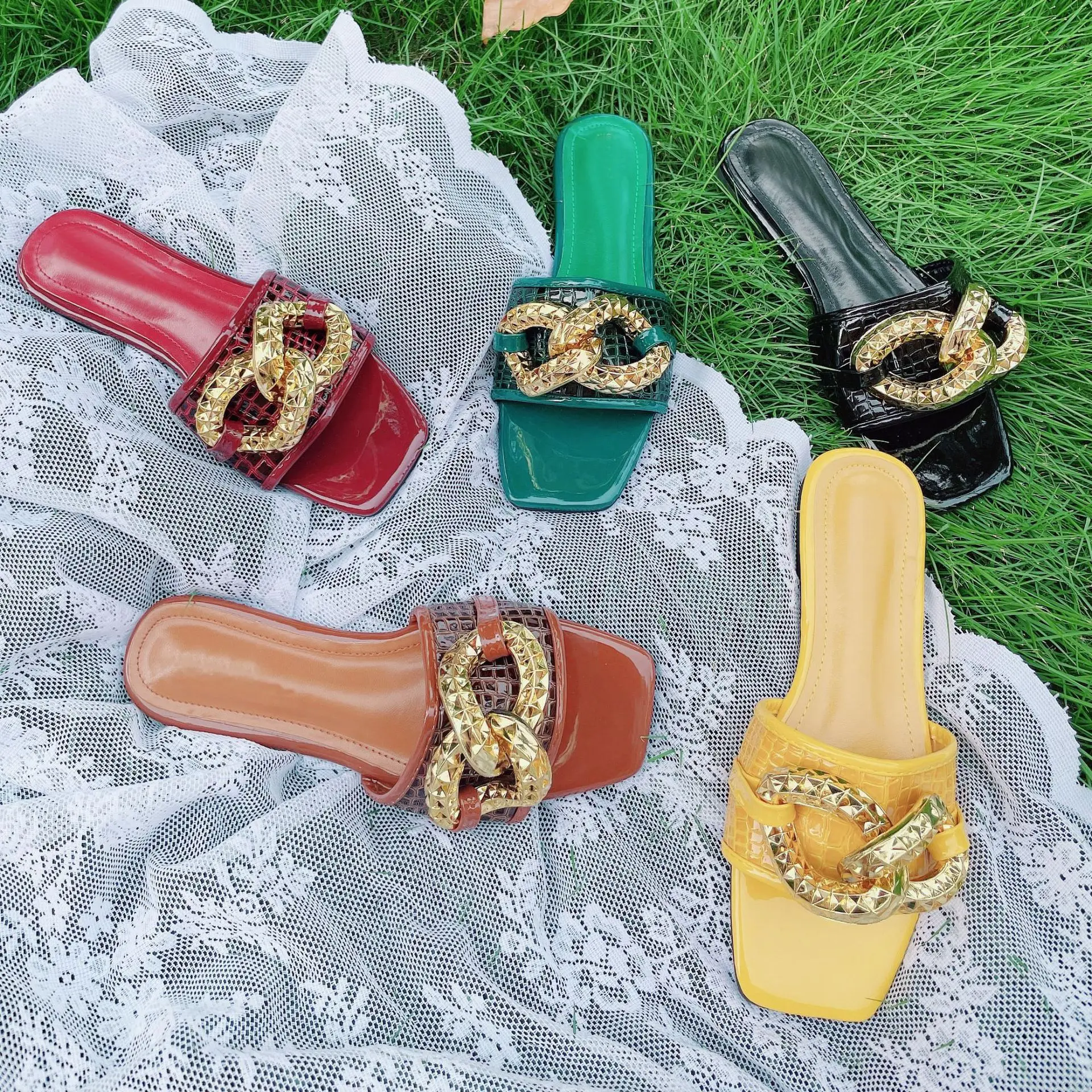 Flats Slippers for Woman 2022 Summer Slides for Women Fashion Retro Metal Decoration Plus Size 42 Women Shoes Slippers Female