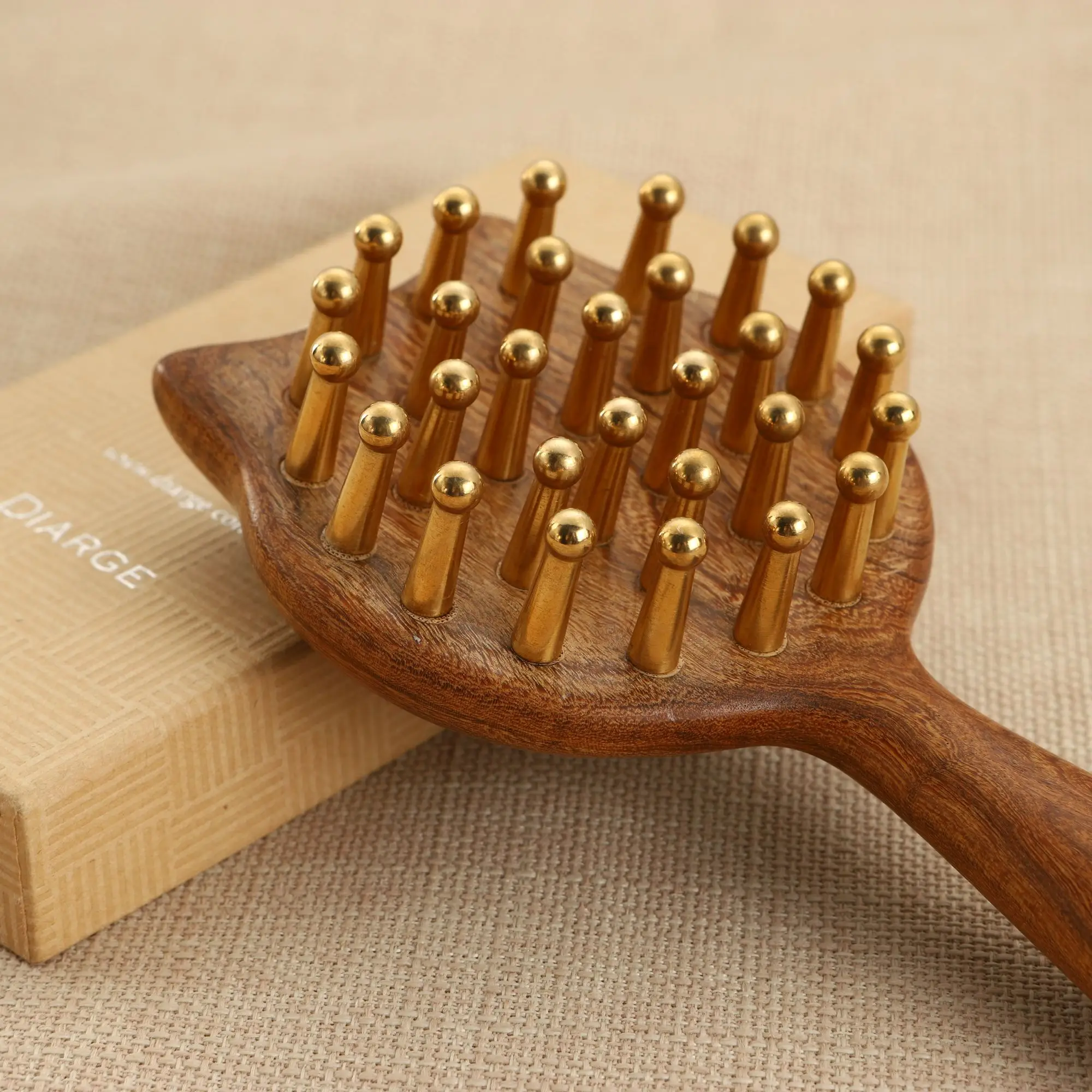 Расческа для волос из сандалового дерева кошек антистатическая изысканная