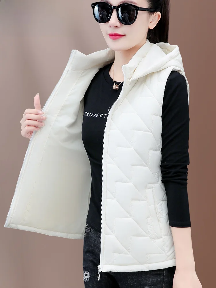 Легкий пуховый жилет с дятлом женский хлопковой подкладкой новинка 2024