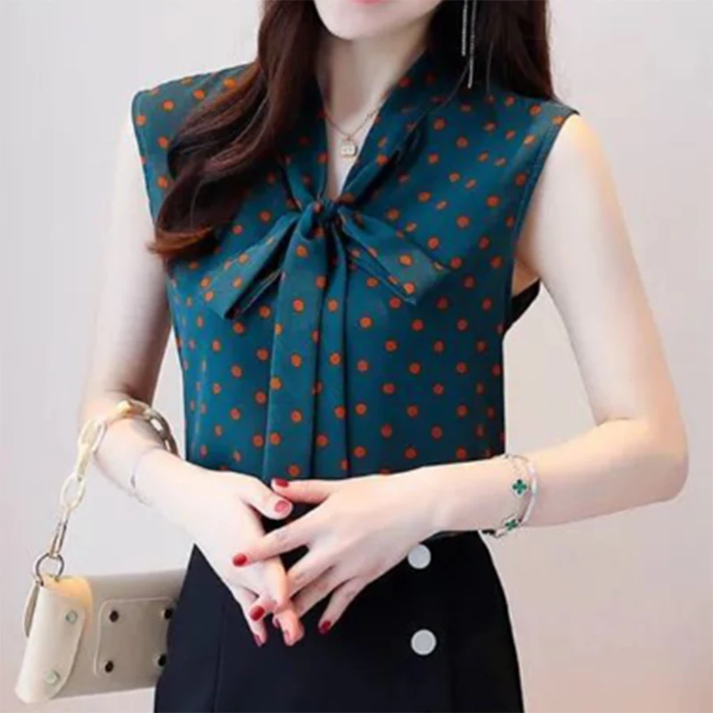 Женская шифоновая блузка в горошек