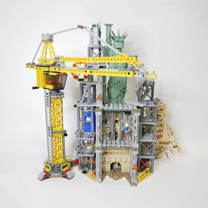 Фото 2458 деталей MOC Spider No Way Home - Статуя Свободы, Финальная Битва, Супергерои Марвел, Модель Человека-Паука, Конструктор, Рождественский Подарок №5