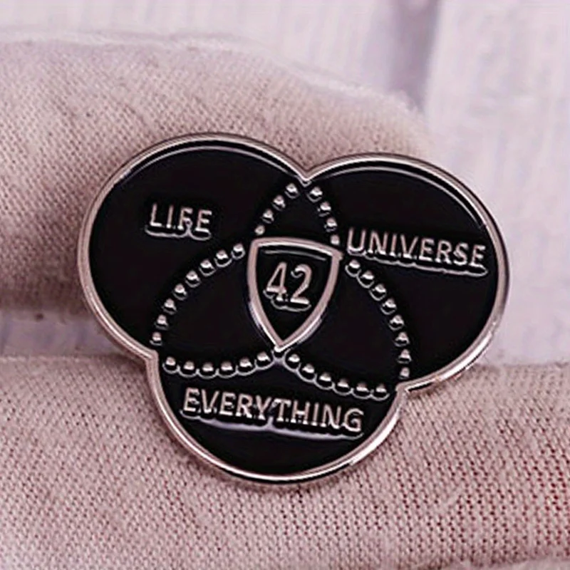 Забавная брошь с тремя перекрестными круглыми булавками Жизнь Вселенная все 42
