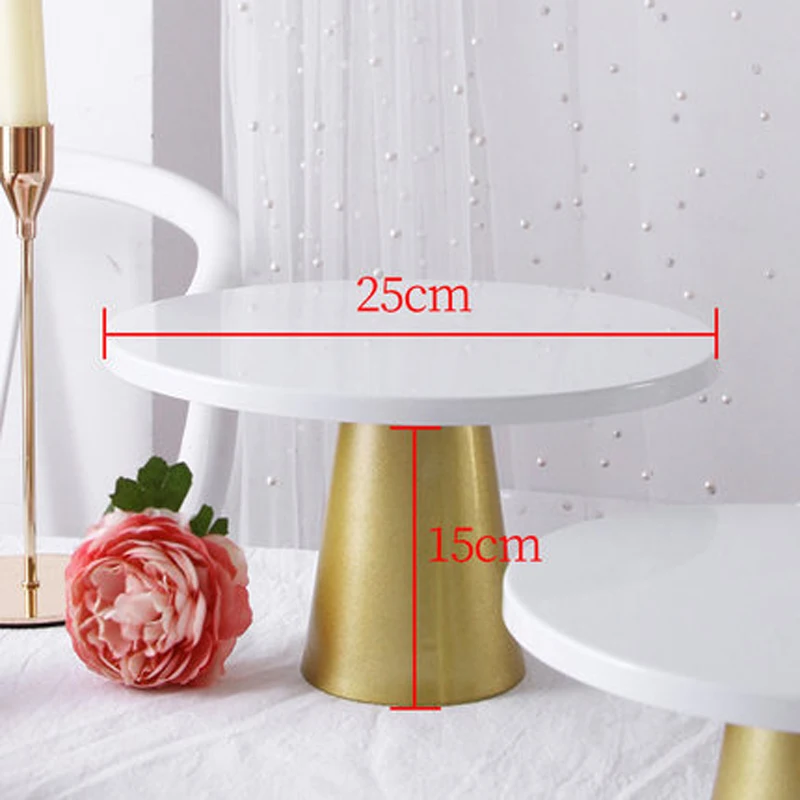 

Металлическая подставка для торта белая и золотая