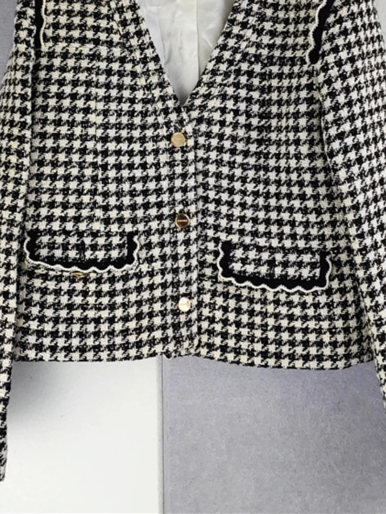 

2022 New Retro Houndstooth Tweed V-neck Single-breasted Long-sleeved Women Wool Blended Coat Short Jacket Top