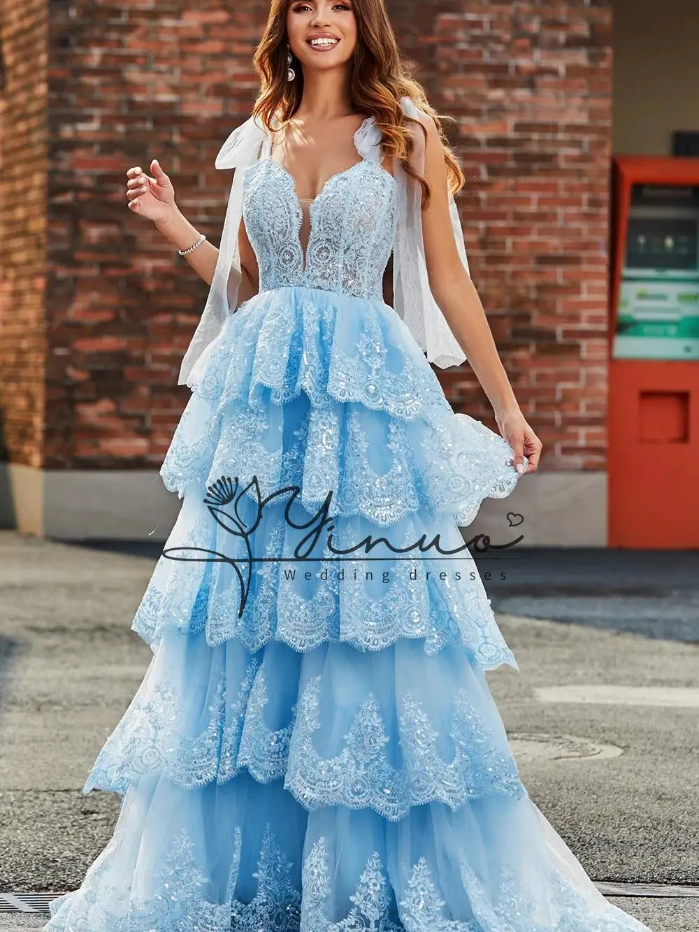 Сексуальное коктейльное платье с глубоким v-образным вырезом по индивидуальному