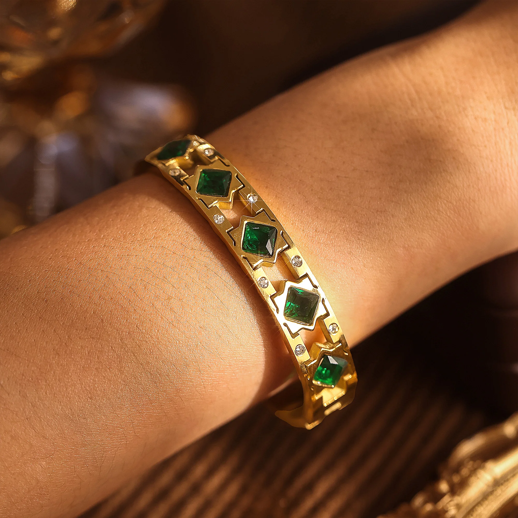 Браслет из нержавеющей стали с квадратным циркониевым стеклянным камнем