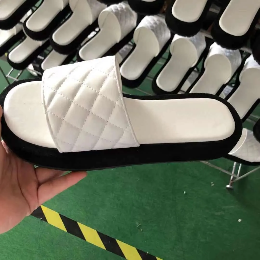 2023 Summer New Large Size Thick Bottom Round Toe Slippers Women's European and American Casual Women's Shoes