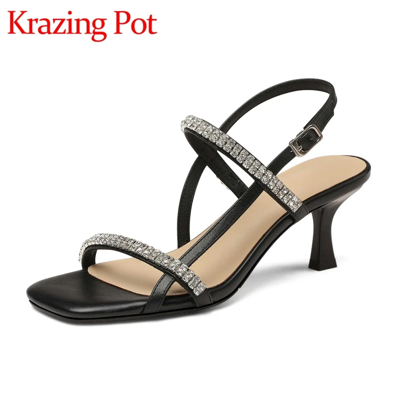 

Новые летние женские босоножки Krazing Pot из овечьей кожи с открытым носком на тонком высоком каблуке украшение Стразы элегантные женские босо...