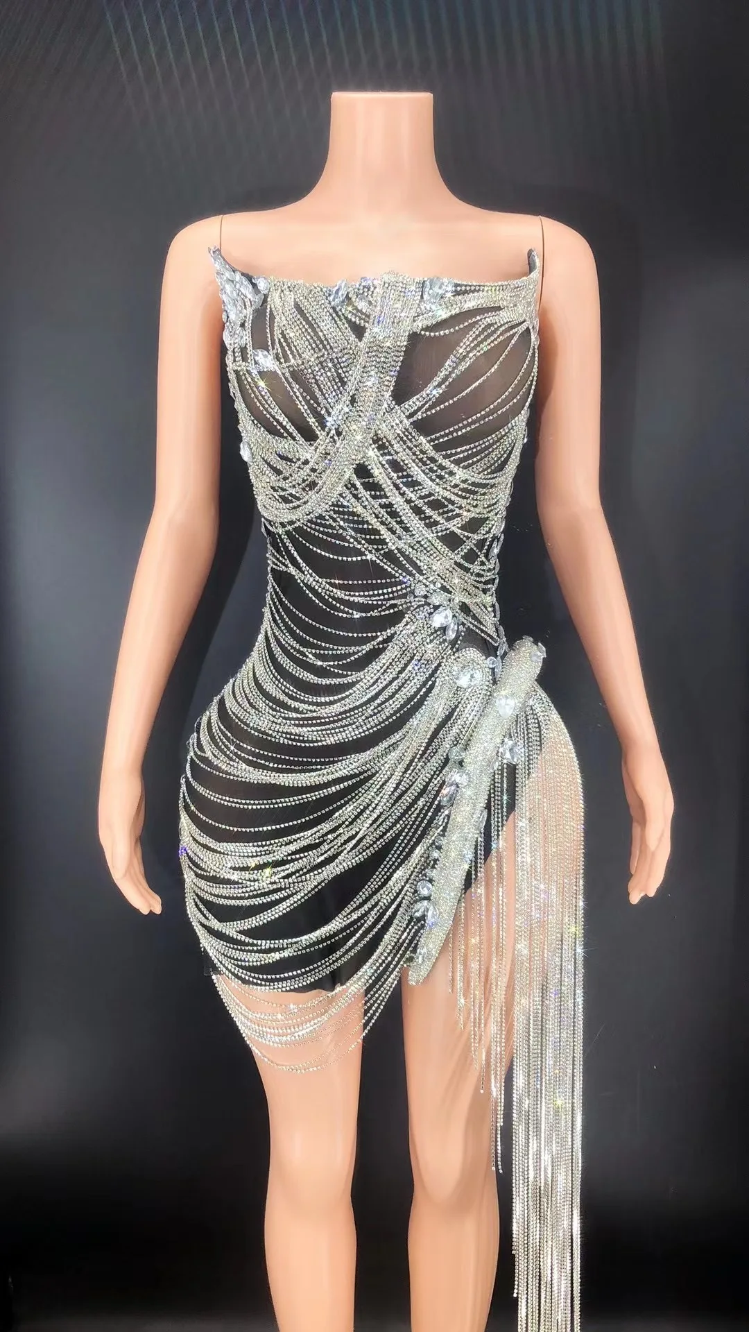 

New Shining Diamonds Long Tassels Women 2023 Celebrate Elegant Evening Party Sexy Strapless Sleeveless Mini High Quality Dress