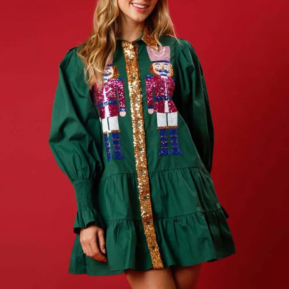 Женское платье трапециевидной формы с пайетками