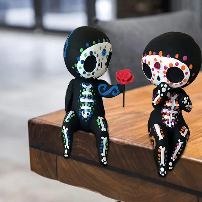 

Crafts Resin Sugar Skull Couple Statue Home Decoration Loving Statue Lovers Figurine Holding Rose Ornaments Valentine's Day Gif