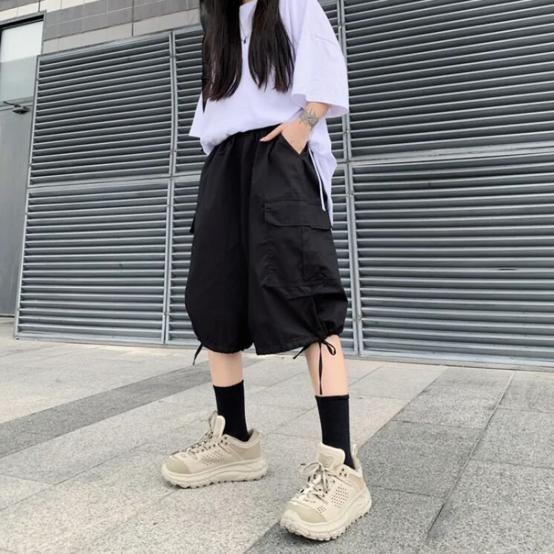 Harajuke Loose Black Cargo Pants Women Summer Korean Casual High Waist Elastic Straight Knee Length Shorts