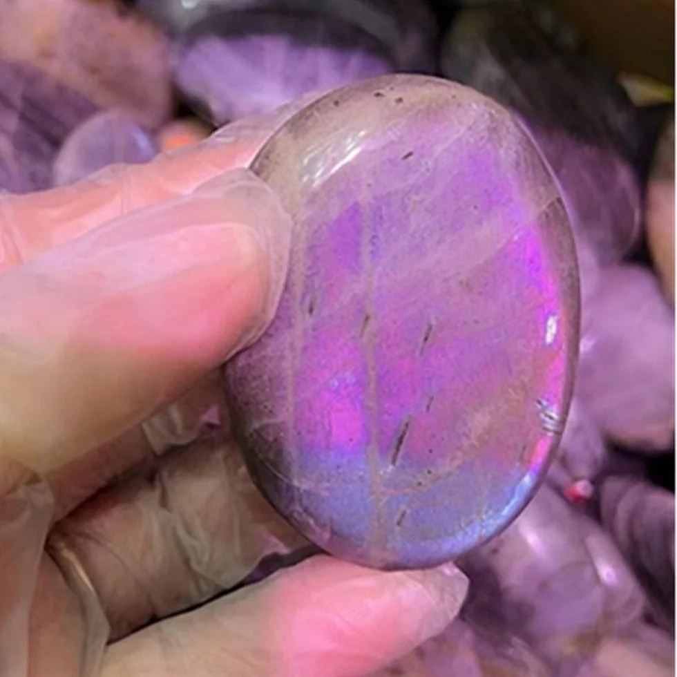 

Natural Purple Light Labradorite Palm Stone Crystal Chakra Reiki Healing Moonstone Gemstones For Home Ornament