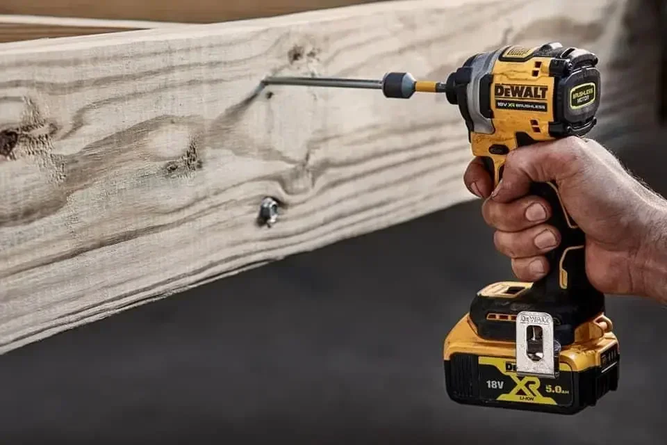 DeWalt Бесщеточная зарядная отвертка Электрическая 20 В с литиевой батареей