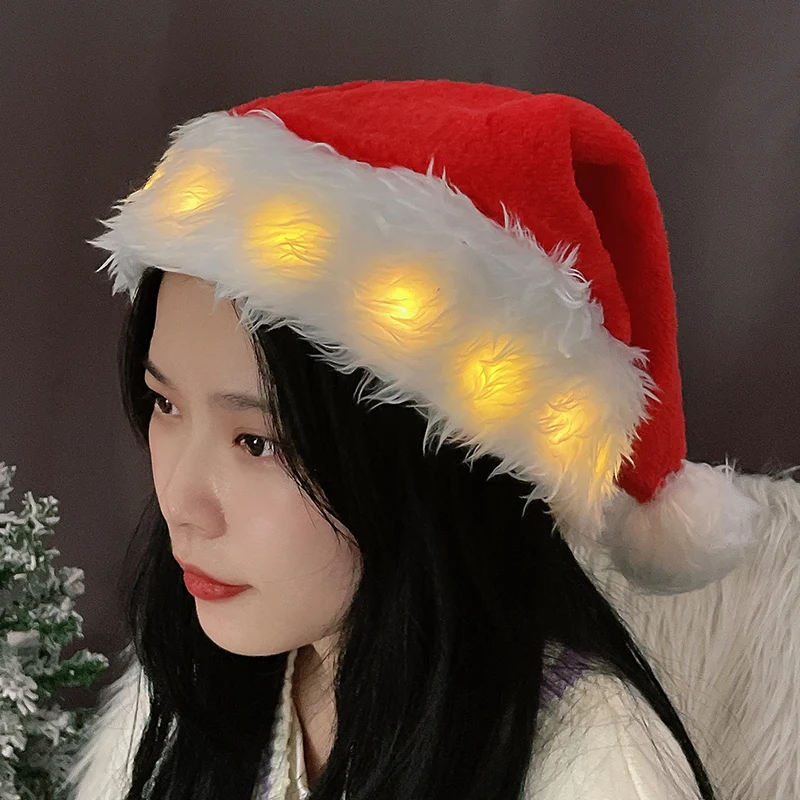 

Светящаяся Красная плюшевая Рождественская шапка, светодиодная короткая зимняя теплая шапка для детей и взрослых, украшение на Рождество, подарок на Новый год и Рождество