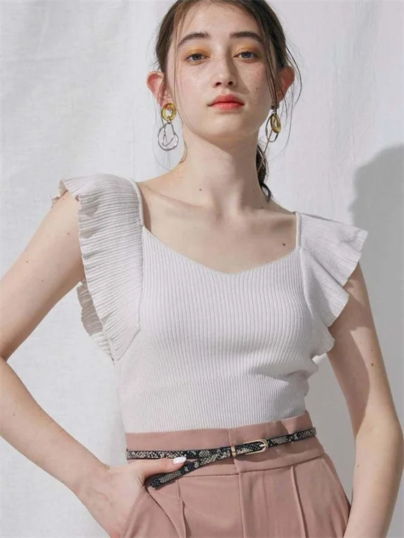 

Snidel Summer Japanese New 2WAY Small V Square Collar Flounced Sleeve Ruffle Sleeve Thin Top Rib Sweater