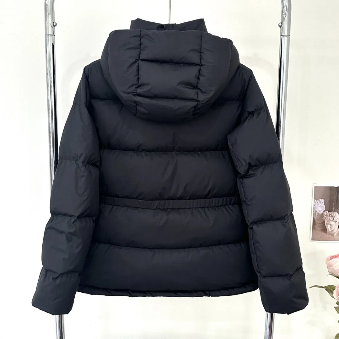 Рисунок 6 - Женские пуховики Lululems с капюшоном в виде облака