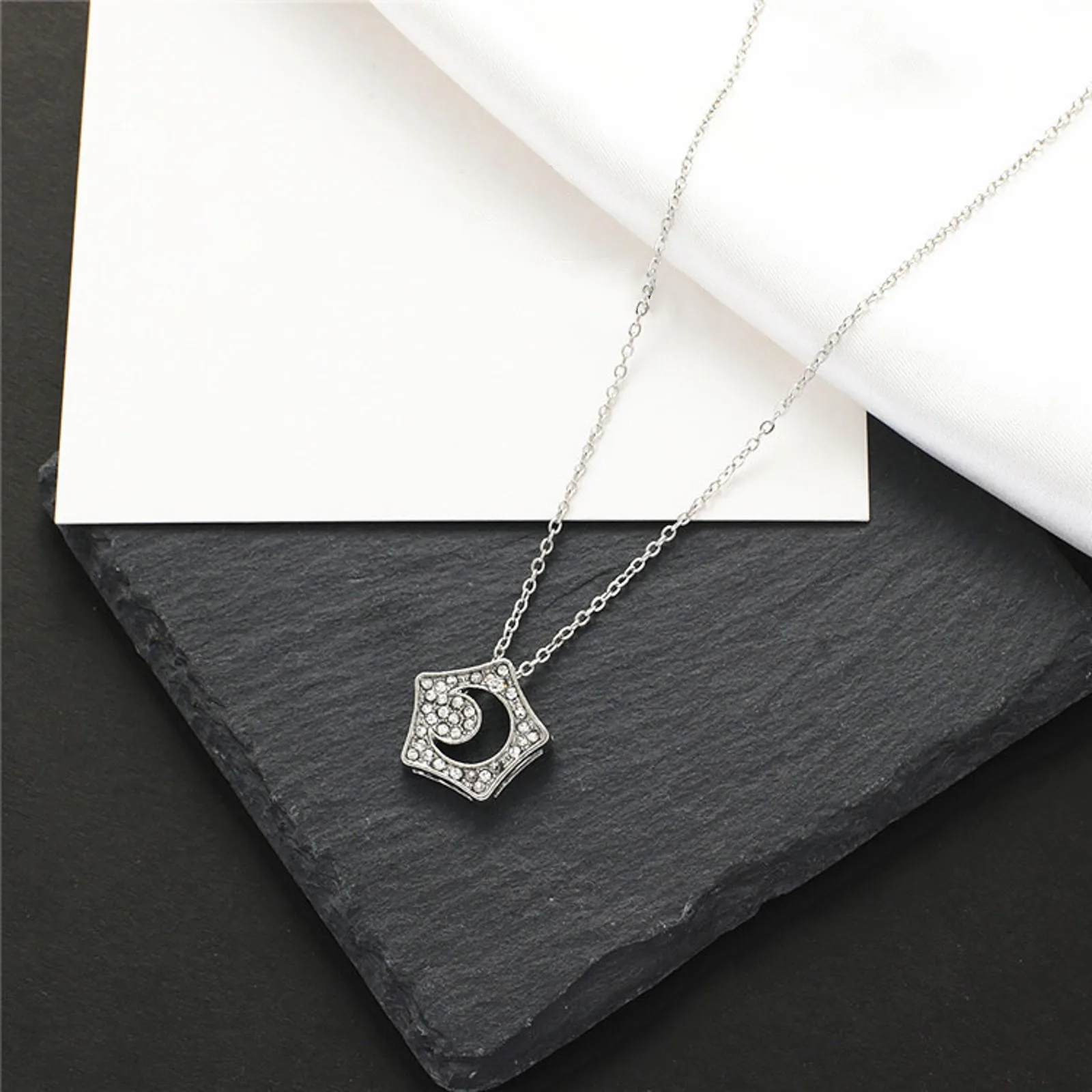 Корейская мода ожерелье с кулоном в форме звезды и Луны из циркония для женщин