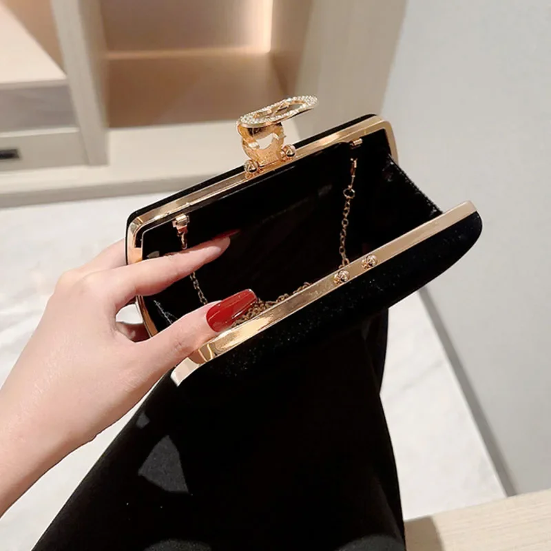 Рисунок 5 - Модный классический бархатный клатч