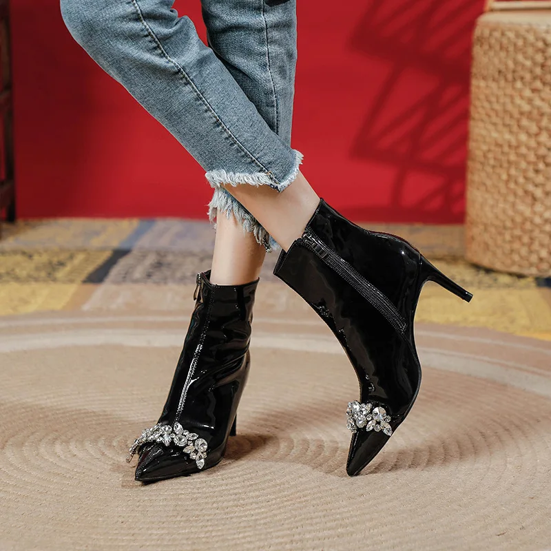 

2022 New Spring and Autumn Women's shoes Pointed Toe High Heel Short boots Side Zipper Patent Leather Martin boots