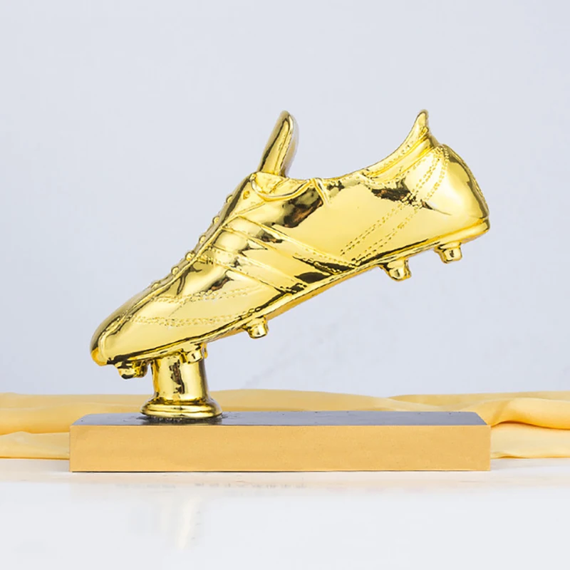 

Best Soccer Ball Player Trophy Award 17cm Height Resin Material Football Trophy Cup Fans Souvenir