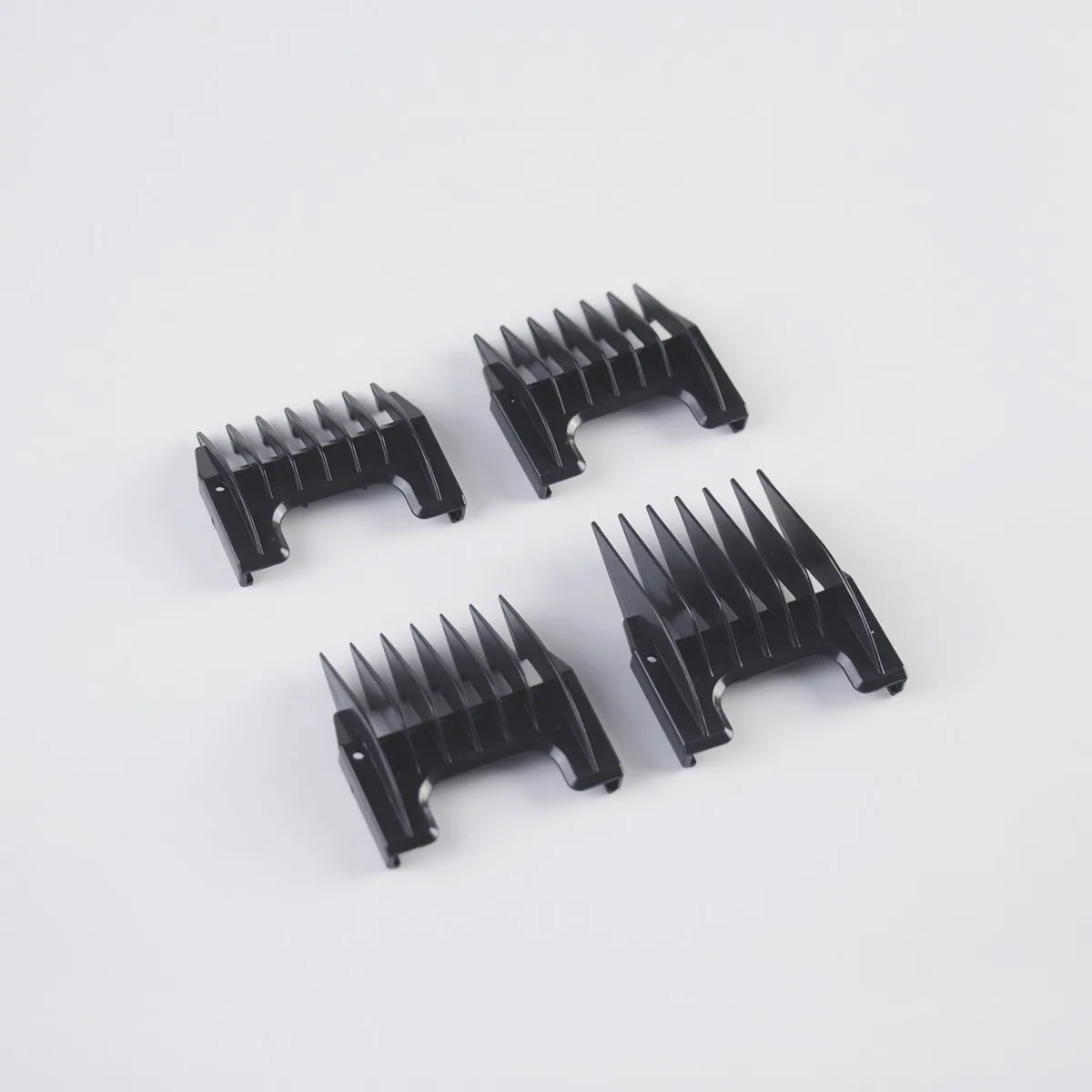 Набор для стрижки Galaxy GL 4155 индикатор работы 4 насадки регулятор высоты зубцов