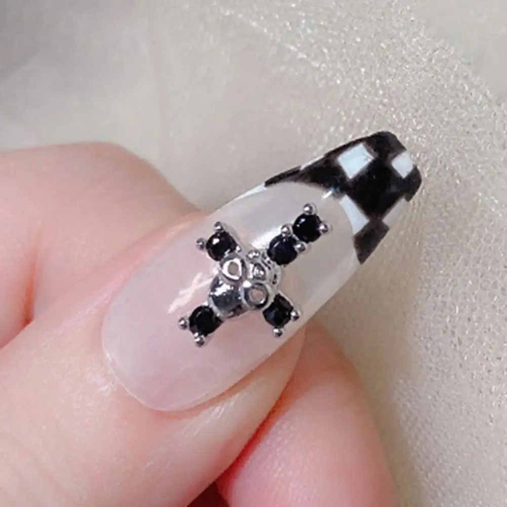 Стразы для дизайна ногтей