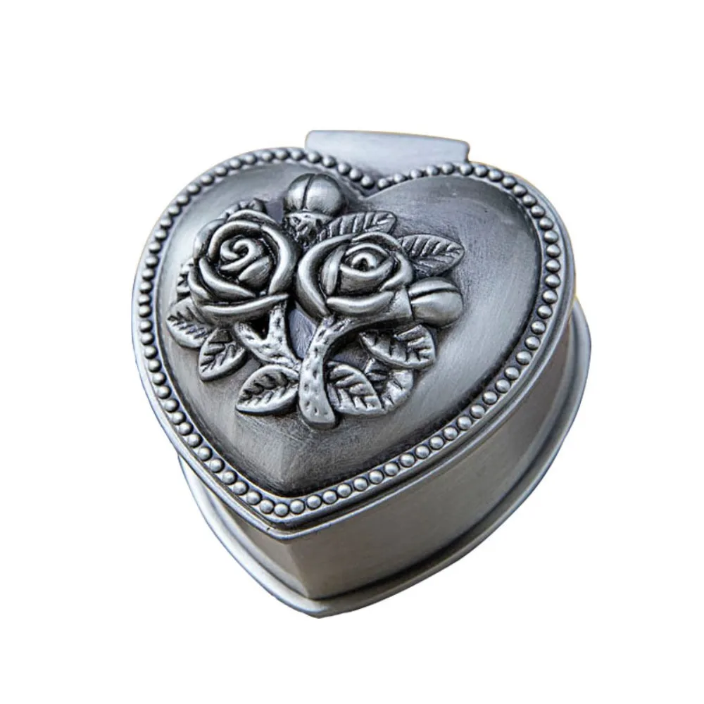 

Металлическая винтажная шкатулка для украшений