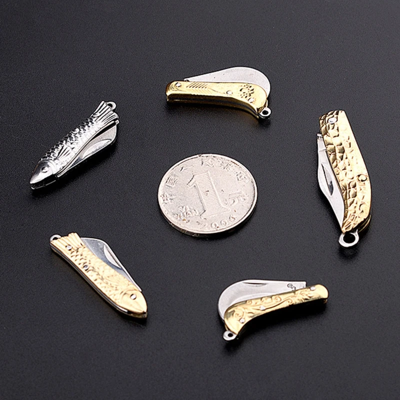 

K1KA Mini Portable Folding Pocket Knife with Carved Patterns Knife Pocket Fruit Knife for Emergency Rescue Situations