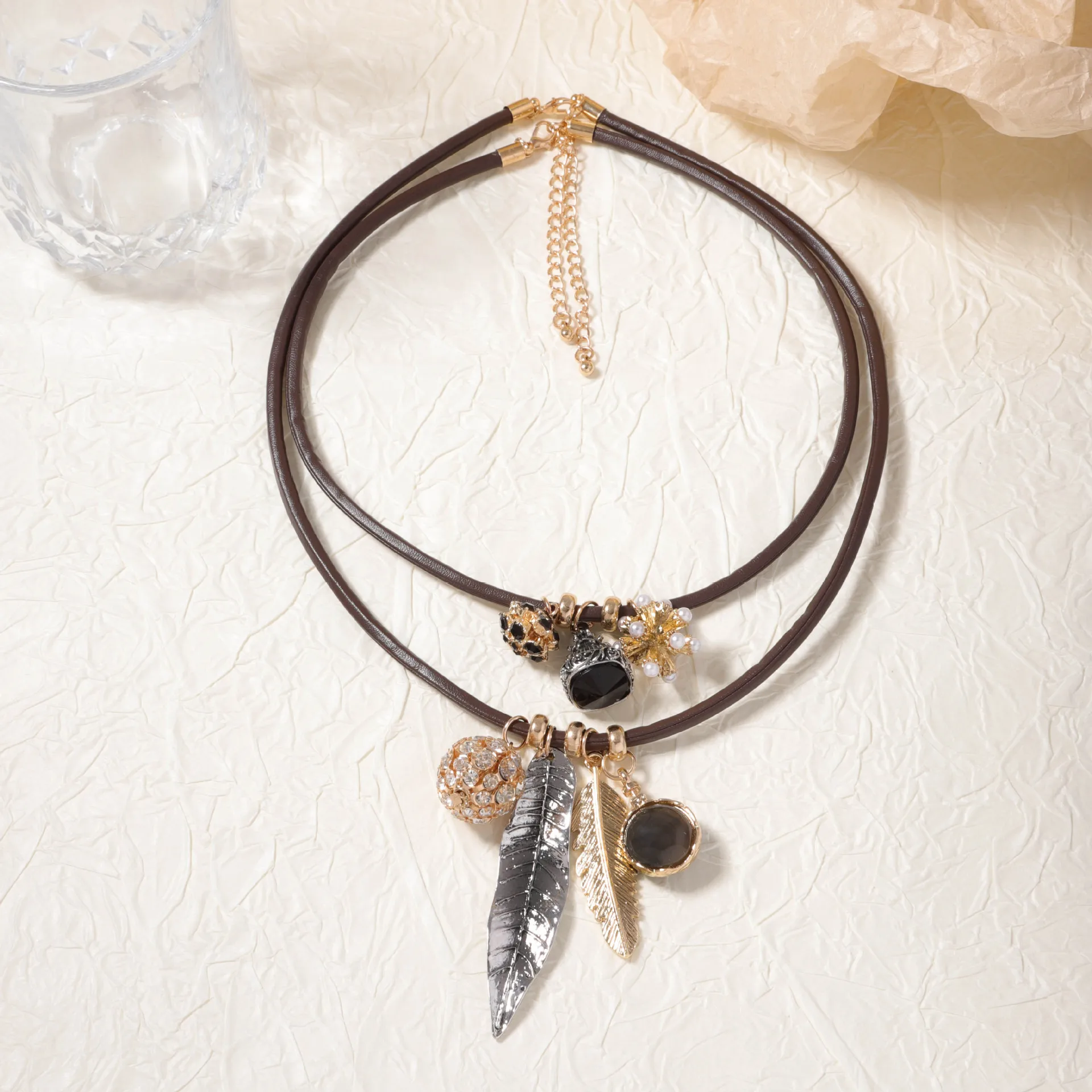 Персонализированное двухслойное кожаное ожерелье с подвеской в виде листа |