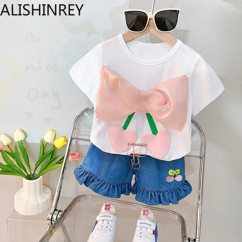 

Комплект одежды для маленьких девочек ALISHINREY, лето 2023, новый модный стиль, корейский хлопок, высокое качество, детская одежда, Детский костюм