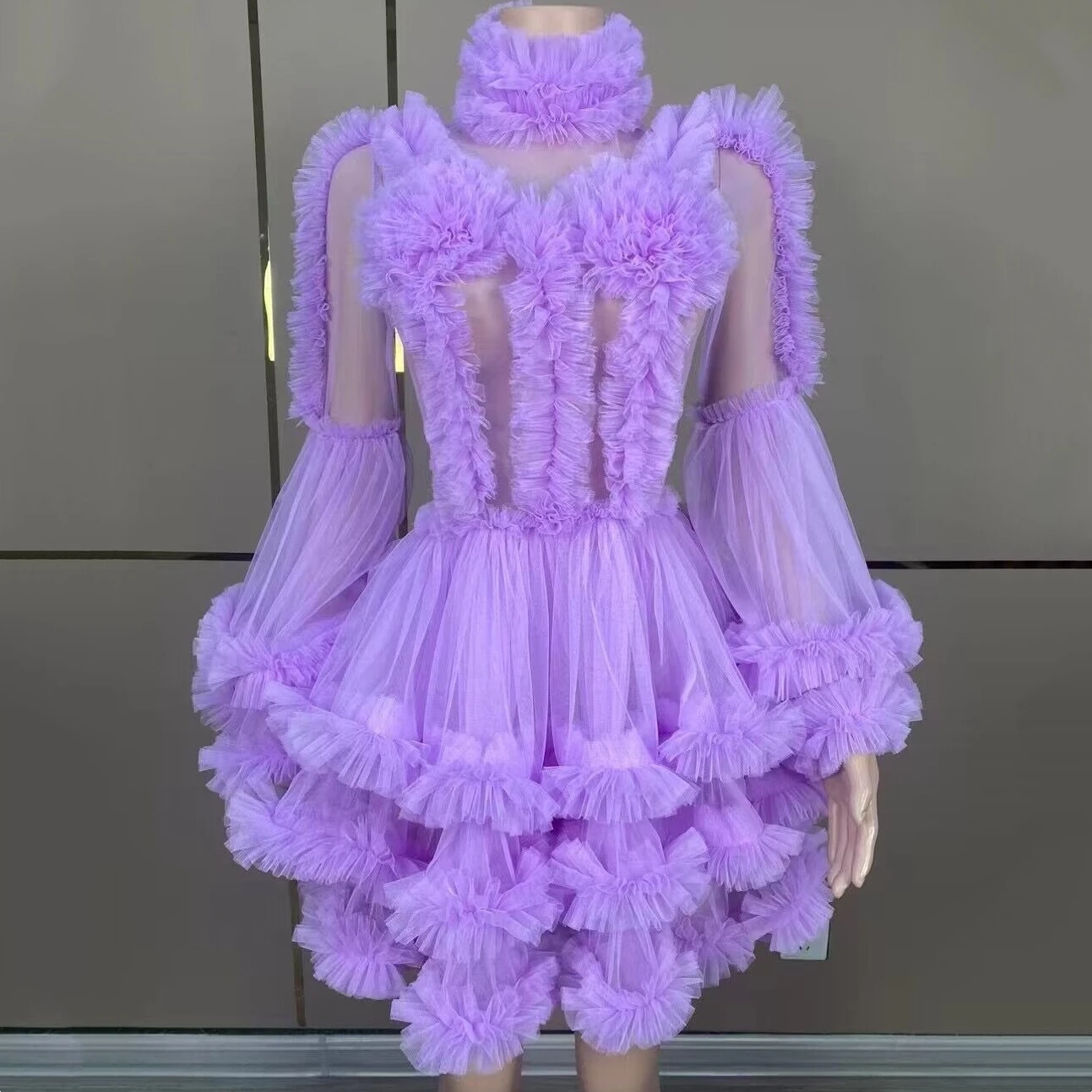 Прекрасное пышное сетчатое платье с рукавами-трубой многослойное принцессы