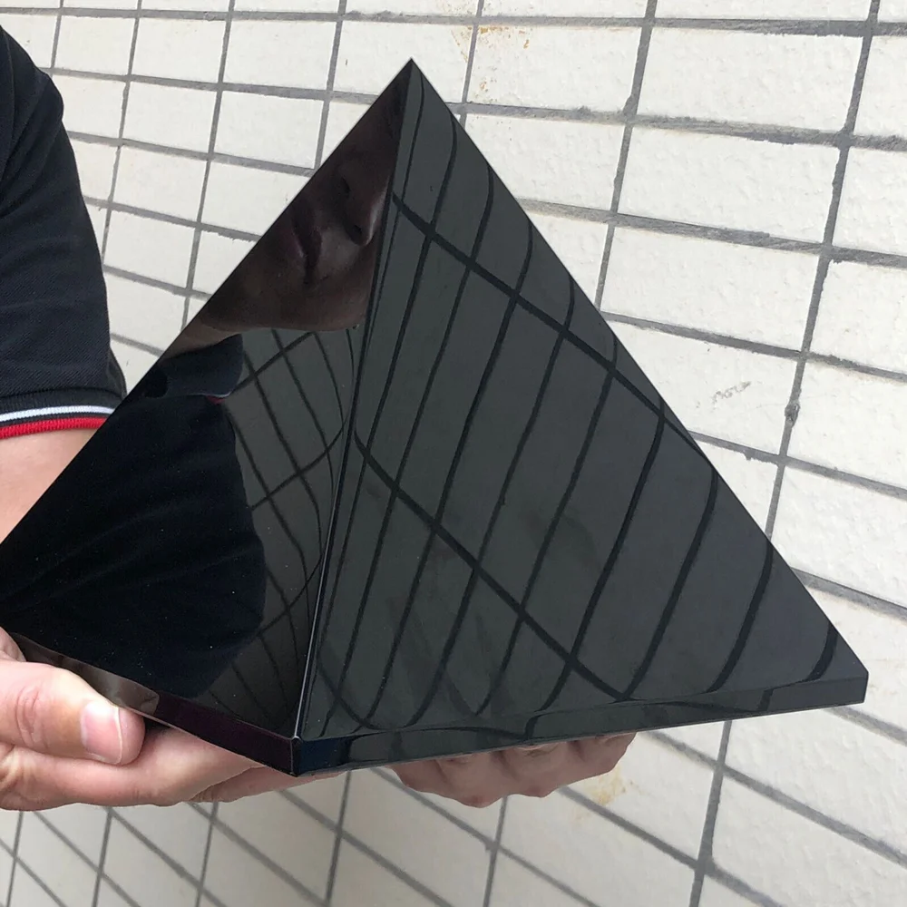 

Черный турмалин пирамида