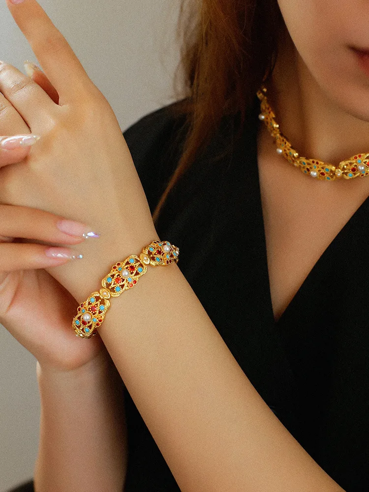 

French court gem retro lace hollow necklace bracelet women fashion golden antique advanced vintage wedding baroque jewelry set